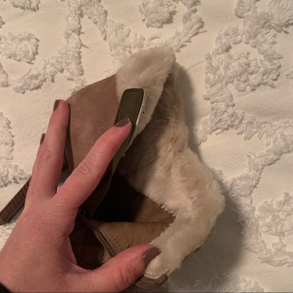 Like New! Guess Booties with Faux Fur - Picture 7 of 12